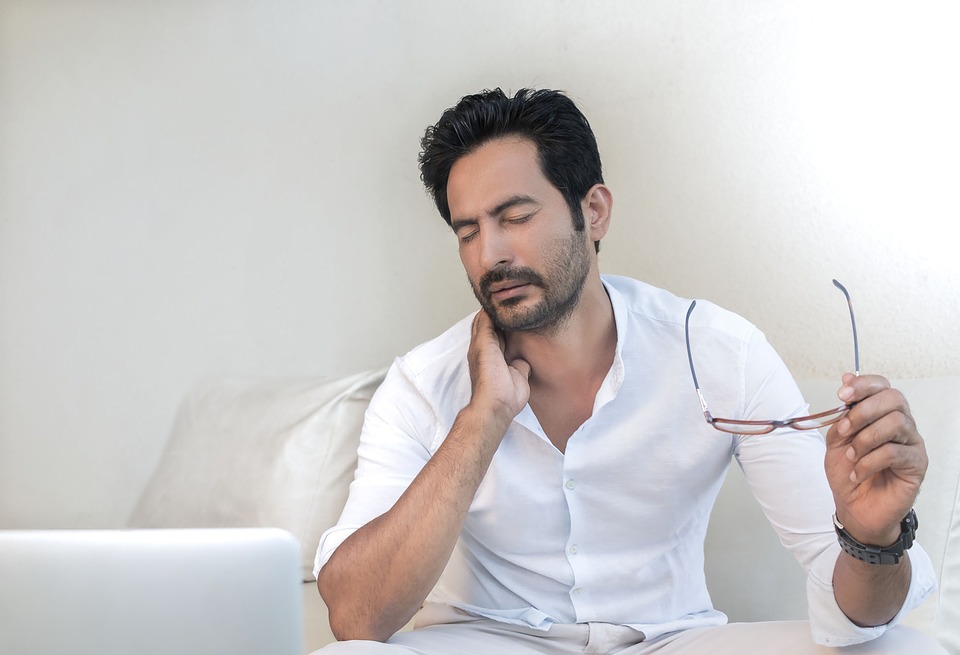 7 Exercises To Improve Your Bad Desk Posture Aquacare Physical